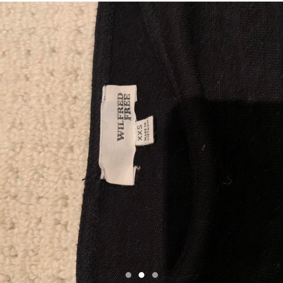 Wilfred Long-sleeve Black Crop Top - Picture 2 of 3